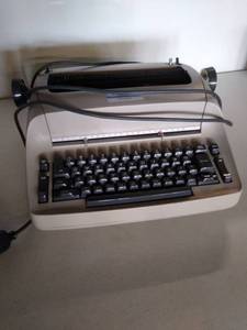 lot 6847 image: IBM Electric Typewriter