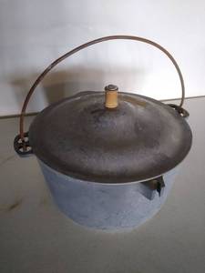 lot 6860 image: Cast Aluminum Camp Pot with Lid