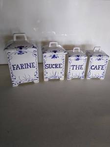 lot 6863 image: Beautiful Blue and White Cannisters