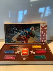 lot 6887 image: Vintage 1975 Rick World Conquest Game Location Shelf E