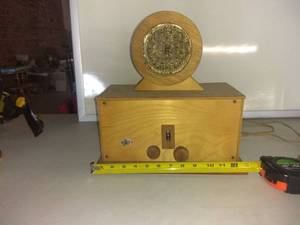 lot 6889 image: Vintage Wooden Handmade Radio Tested And Working-13x13