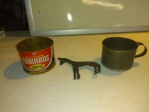 lot 6893 image: Vintage Edwards Coffee Can And Mug Set