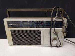 lot 6902 image: Sears MultiBand Portable Radio. Tested and Working