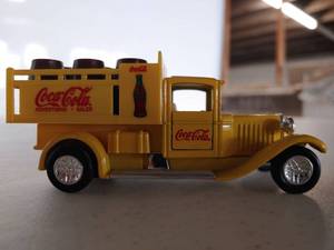 lot 8227 image: Diecast CocaCola Delivery Truck
