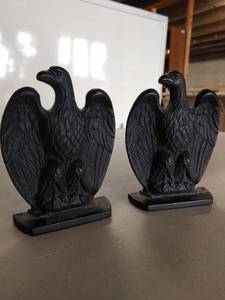 lot 8233 image: Set of Eagle Bookends