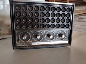 lot 8235 image: GE Radio T233OA