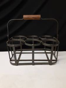 lot 8302 image: Six Bottle Carrier Holder with Movable Handle