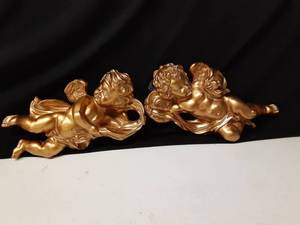 lot 8305 image: Pair of Wall Hanging Cherub Angels