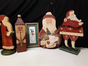 lot 8309 image: Lot of 4 Wooden Santa Decor for Indoors and Framed Santa Picture