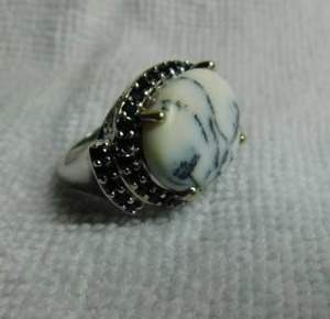 lot 5017 image: Dendritic Agate & Black Spinel