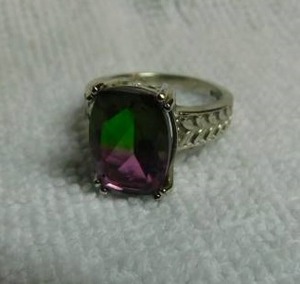 lot 5028 image: Bi-Color Quartz