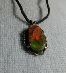 lot 5019 image: Ammolite Pendant