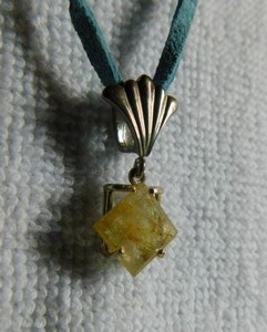lot 5078 image: Rutilated Quartz Pendant