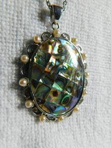lot 5075 image: Abalone Shell & Pearl Necklace