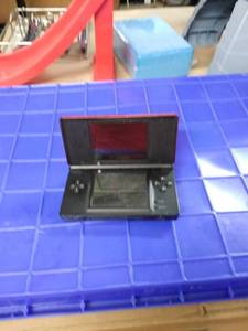 lot 1642 image: Nintendo DS lite game system red no cord