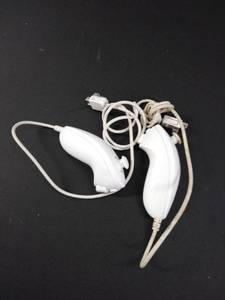 lot 1684 image: will controllers white 2