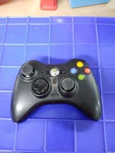lot 1705 image: Xbox controller black no crd