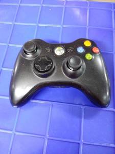 lot 1706 image: Xbox controller black no cord