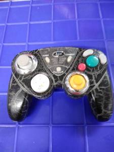lot 1718 image: gear controller black no cord