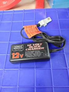lot 1740 image: power wheels 12 volt quick charger