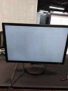 lot 1764 image: Samsung flat screen monitor syncmaster 305 t with cord 30 inch