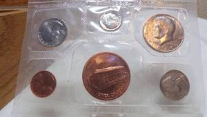 lot 7107 image: 1980 DENVER MINT SOUVENIR SET