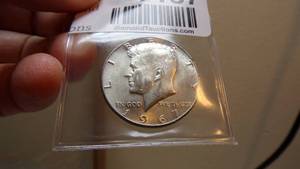 lot 7137 image: 2 - 40% SILVER KENNEDY HALF DOLLARS - 1968, 1967