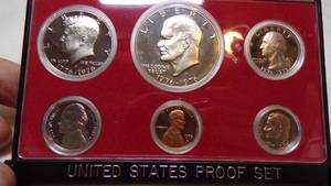 lot 7224 image: 1975 PROOF COIN SET