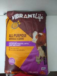 lot 76227 image: Vibrant Life All-Purpose Whole Corn Animal Feed, 40 lb