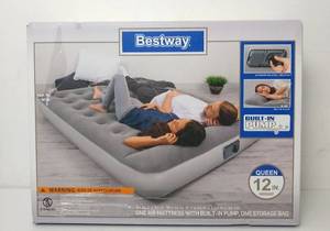 lot 76224 image: Bestway 12in. Air Mattress with Built in Ac Pump
