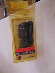 lot 1209 image: Pachmayr Handgun Grips - Fits Beretta 92F
