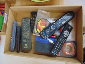 lot 1220 image: 6 Assorted Remote Controls