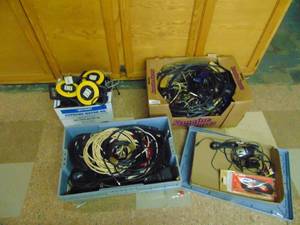 lot 1236 image: 3 Boxes of Miscellaneous AudioVideo Cables