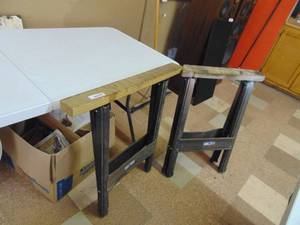 lot 1240 image: Pair of Collapsible Saw Horses - Used