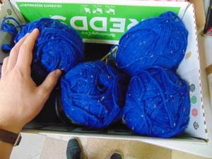 lot 1250 image: 4 Skeins - Wool Ease - Bonus Bundle