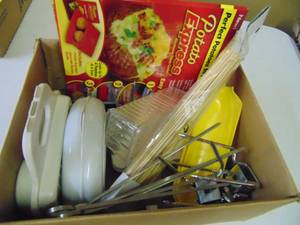 lot 1259 image: Assorted Kitchenware -