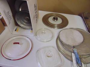 lot 1260 image: Assorted Kitchenware -