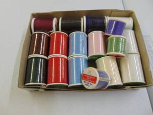 lot 1272 image: Small box of miscellaneous NIB thread