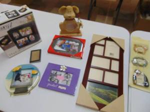 lot 1286 image: Photo Album and Dcor