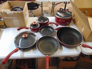 lot 1302 image: Paula Dean Cook Set - Used