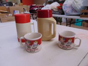 lot 1308 image: Campbells Soup Bowls and Aladdin Thermos