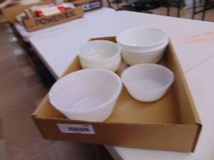 lot 1309 image: Miscellaneous mixing - Cereal Bowls