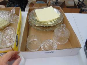 lot 1332 image: Miscellaneous Early American Glass pieces - lead Crystal 