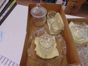 lot 1334 image: Miscellaneous Early American Glass pieces - lead Crystal 