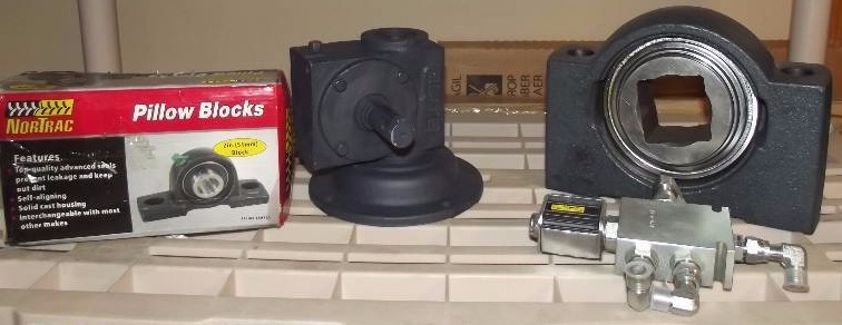 lot 13 image: Mechanical Components Lot