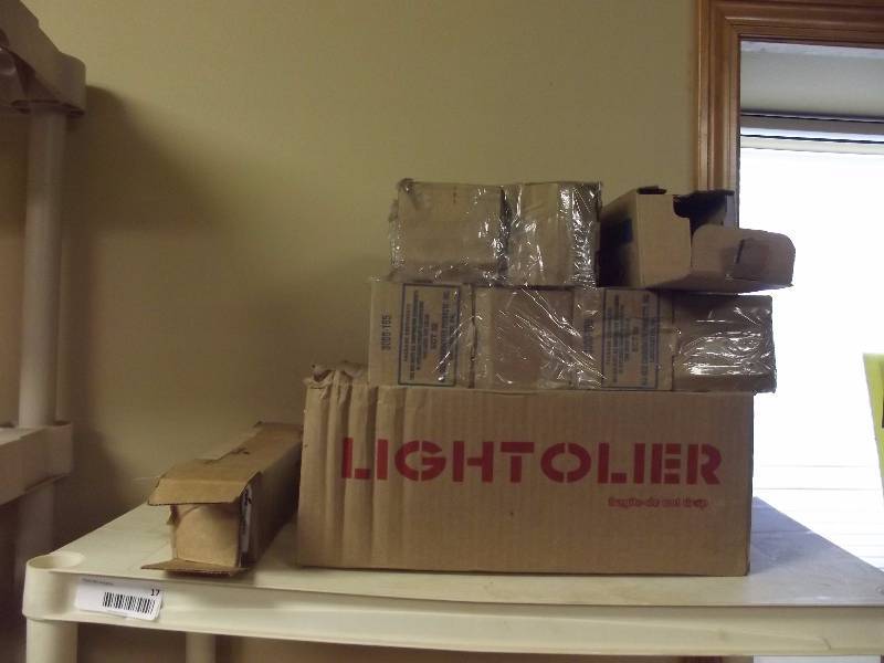 lot 17 image: Electrical Lot