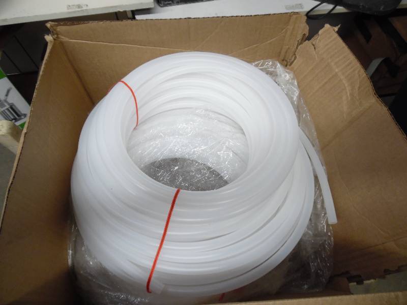 lot 87 image: Box of 38 x 12 x 100 Polyethylene Tubing