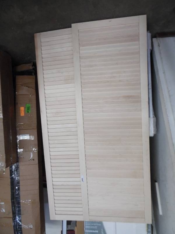 lot 101 image: NEWLot of 2 Louvered Doors
