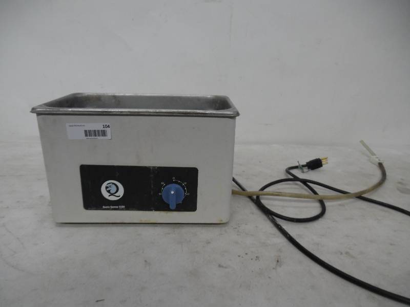 lot 104 image: Quala Sweep 5200 Ultrasonic Cleaner with Heat