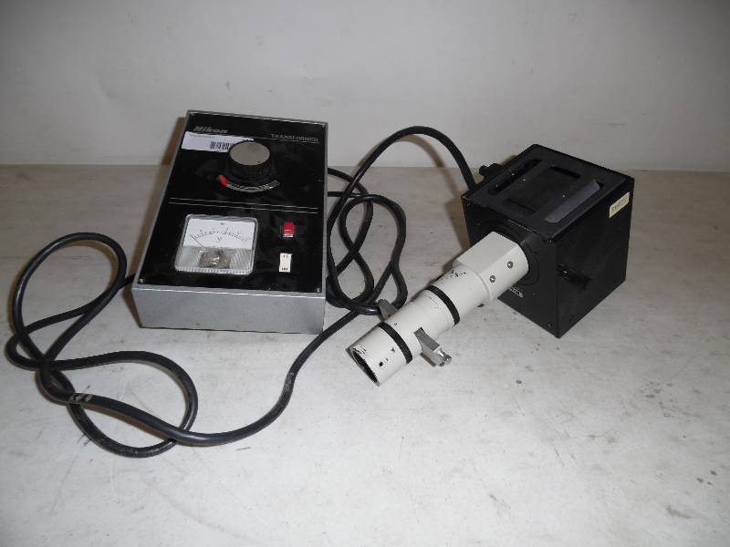 lot 105 image: Nikon Microscope Light Transformer